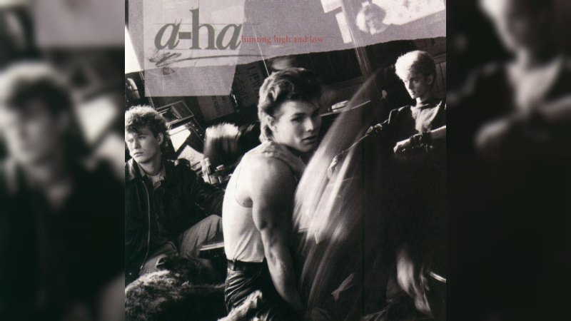 Обложка альбома Hunting High and Low