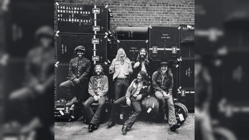 Обложка альбома At Fillmore East