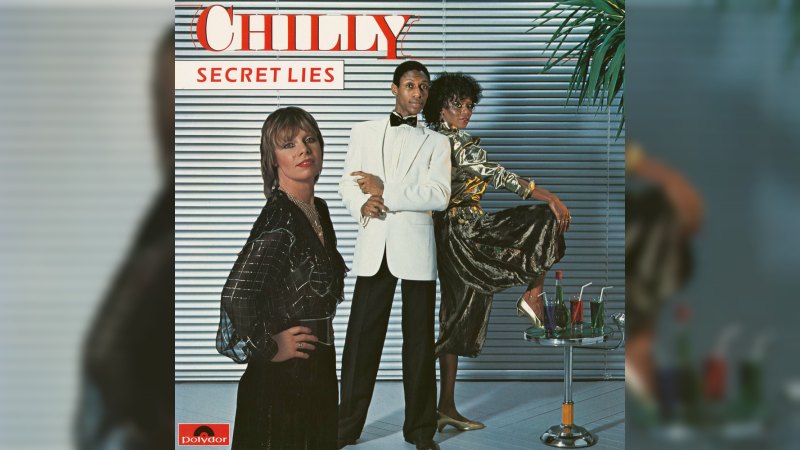 Обложка альбома Secret Lies