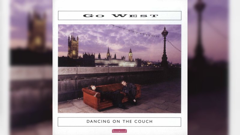 Обложка альбома Dancing on the Couch