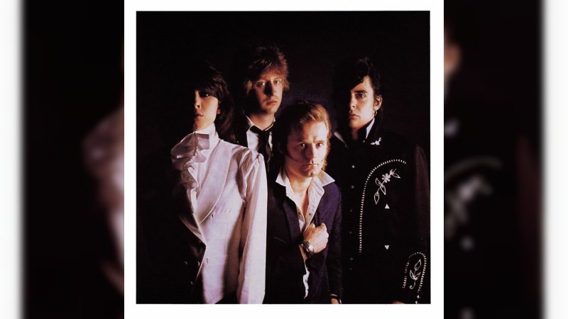 Обкладинка альбому Pretenders II