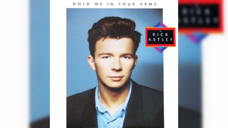 Обкладинка альбому Hold Me in Your Arms
