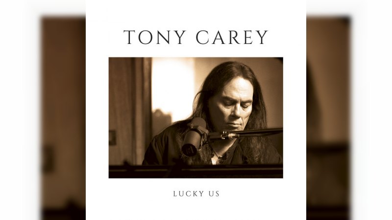Обложка альбома Lucky Us
