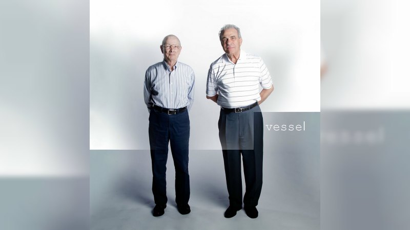 Обкладинка альбому Vessel