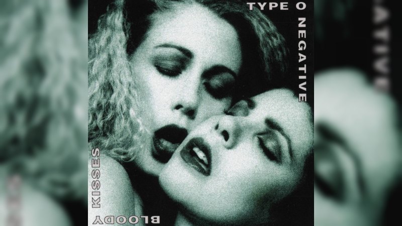 Обложка альбома Bloody Kisses